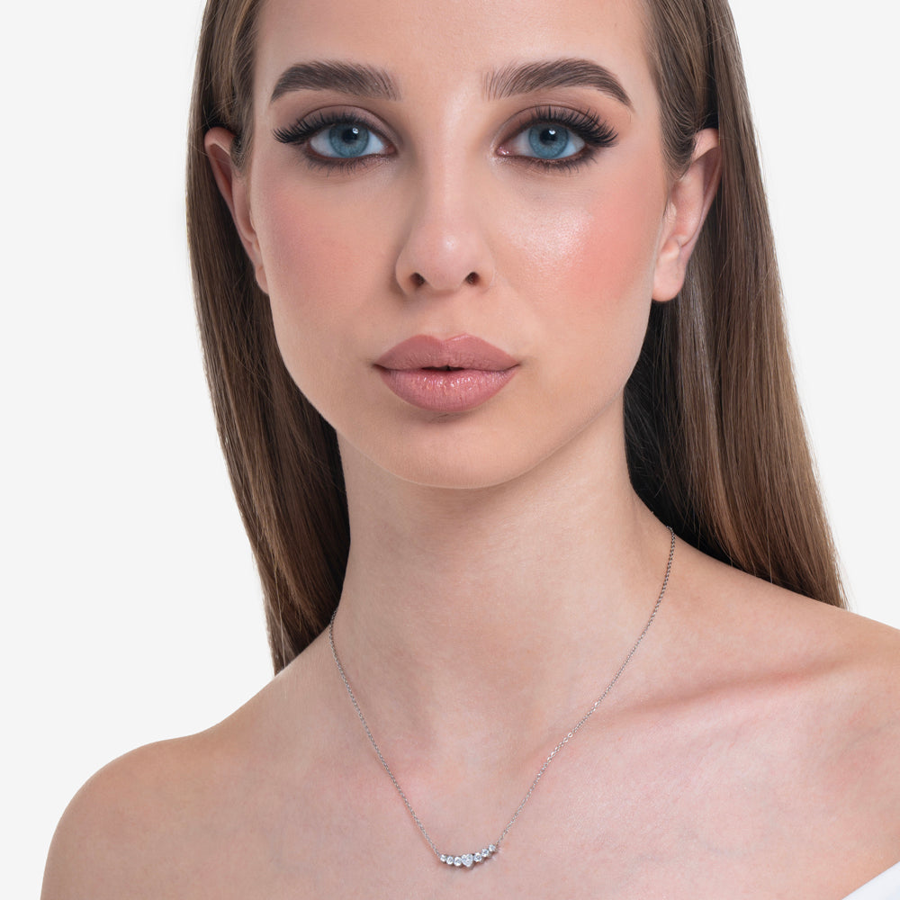 COLLAR DE ACERO PARA MUJER CON CORAZÓN Y CRISTALES BLANCOS