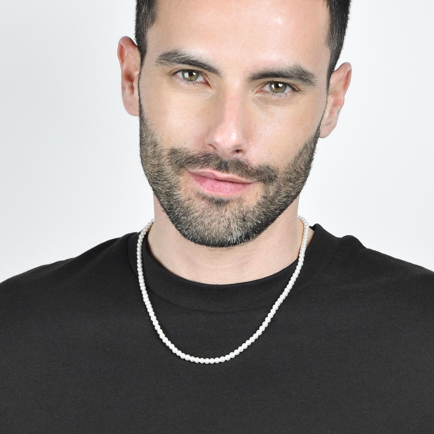 COLLAR DE HOMBRE DE ACERO CON PERLAS BLANCAS