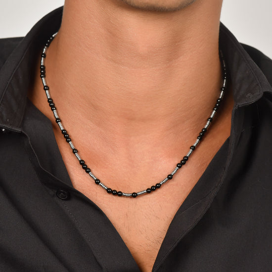 COLLAR DE HOMBRE CON PIEDRAS NEGRAS Y ELEMENTOS DE ACERO Luca Barra