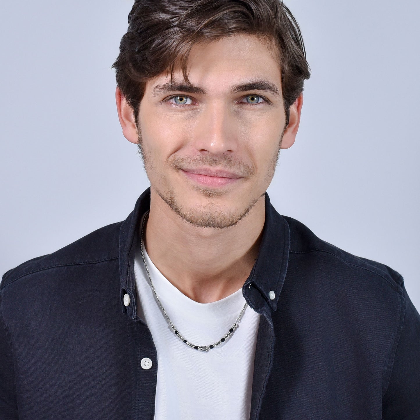 COLLAR DE ACERO PARA HOMBRE ÁGATA NEGRA Y ELEMENTOS