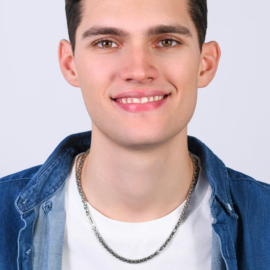 COLLAR DE ACERO PARA HOMBRES CON ELEMENTO