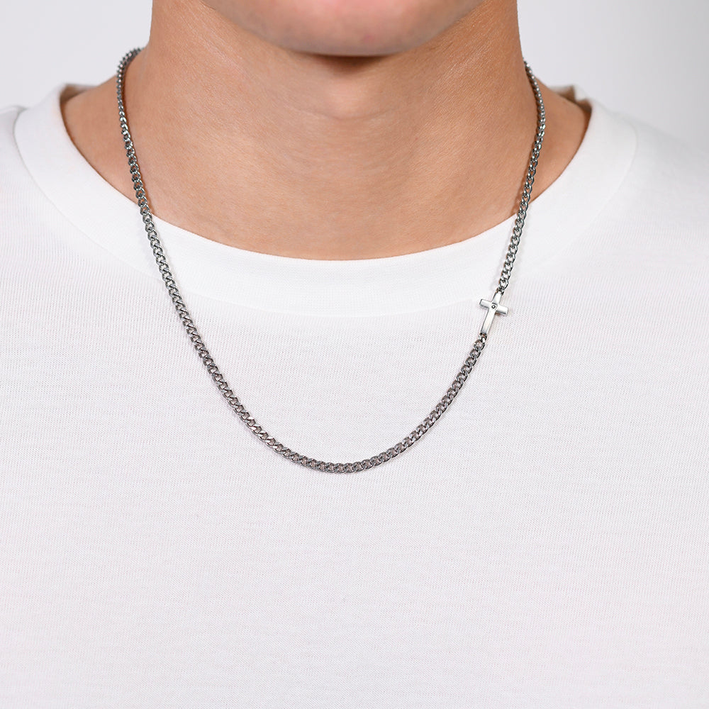 COLLAR DE HOMBRE CON CRUZ DE ACERO Y CIRCONITA NEGRA