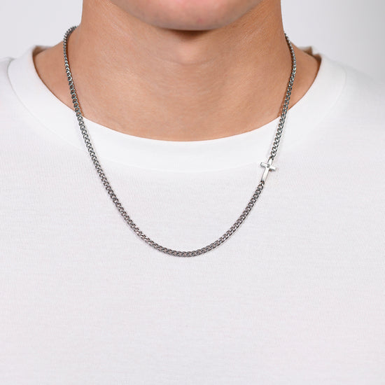 COLLAR DE HOMBRE CON CRUZ DE ACERO Y CIRCONITA NEGRA