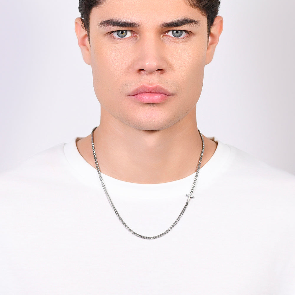 COLLAR DE HOMBRE CON CRUZ DE ACERO Y CIRCONITA NEGRA