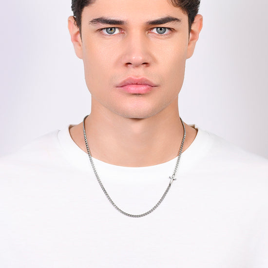 COLLAR DE HOMBRE CON CRUZ DE ACERO Y CIRCONITA NEGRA