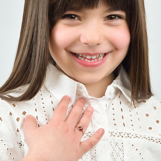 ANILLO DE ACERO NIÑA CON MARIQUITA