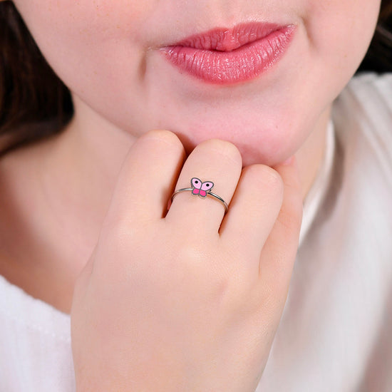 ANILLO DE ACERO PARA NIÑA CON MARIPOSA