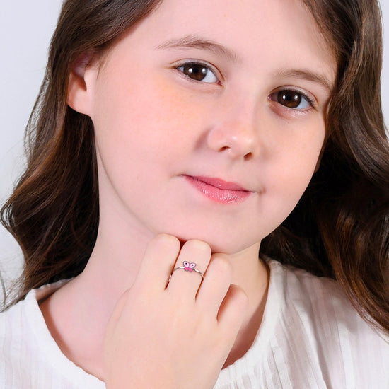 ANILLO DE ACERO PARA NIÑA CON MARIPOSA