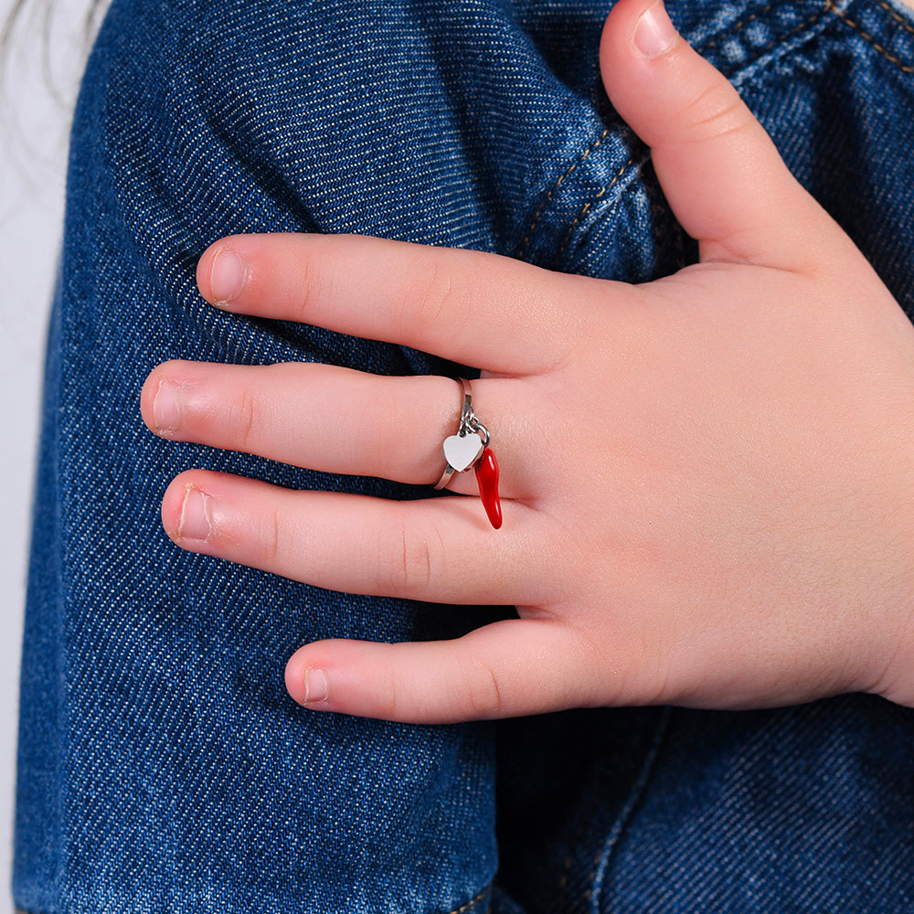 ANILLO DE ACERO PARA CHICAS CON CUERNO Y TRÉBOL VERDE