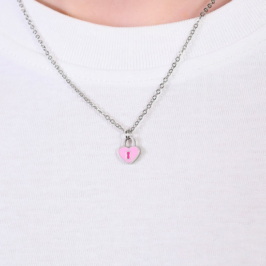 COLLAR DE ACERO PARA NIÑA CON CANDADO CORAZÓN