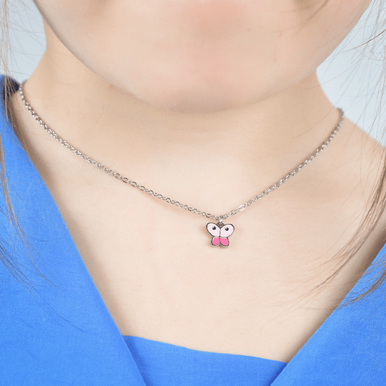 COLLAR DE ACERO PARA NIÑA CON MARIPOSA