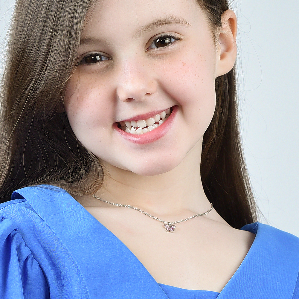 COLLAR DE NIÑA DE ACERO CON MARIPOSA Y CRISTALES ROSAS