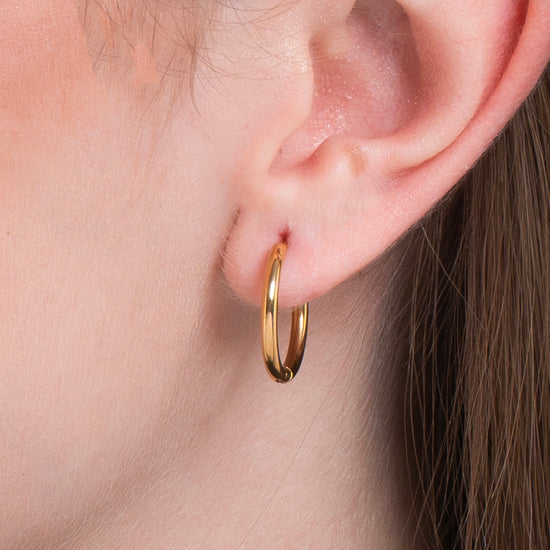 PENDIENTES DE ARO DE ACERO DORADO DE 16 MM PARA MUJER