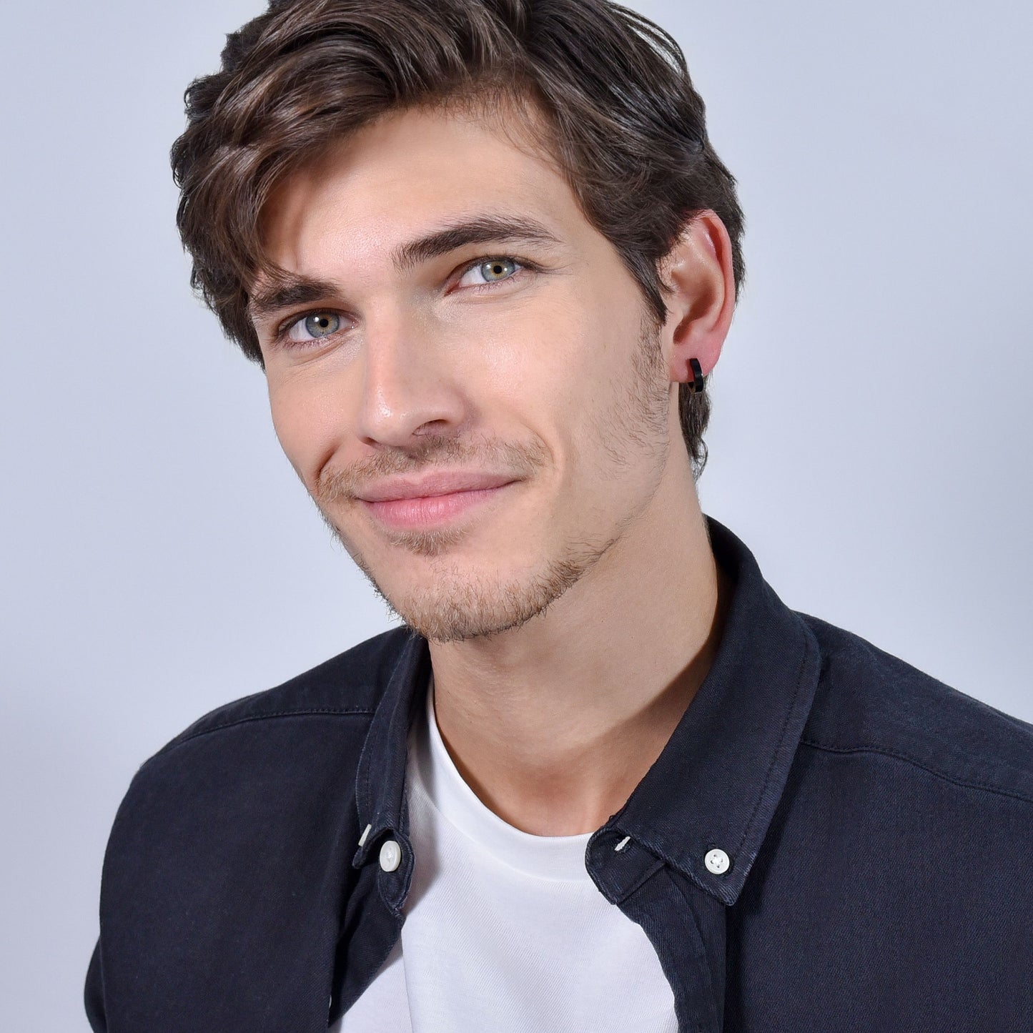 PENDIENTE DEL HOMBRE DE ACERO NEGRO