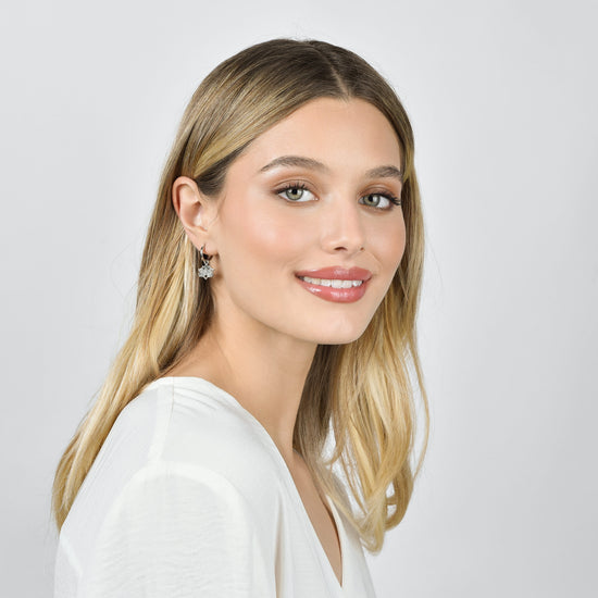 PENDIENTES DE ACERO PARA MUJER CON FLOR DE LOTO CON CRISTALES BLANCOS