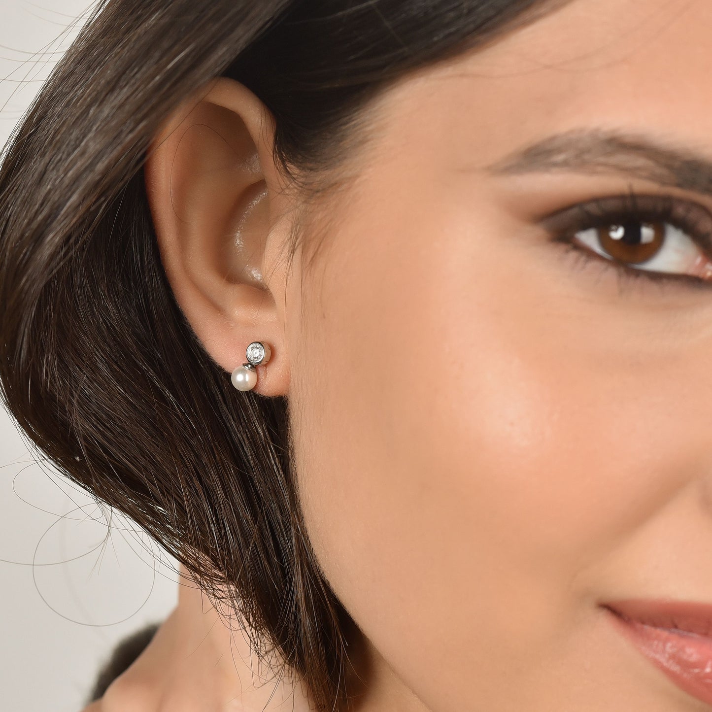 PENDIENTES DE ACERO PARA MUJER CON PERLAS CON CRISTALES BLANCOS