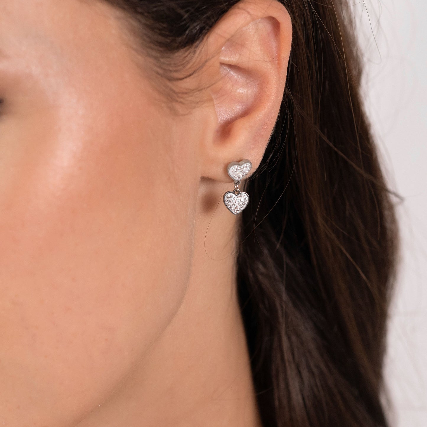 PENDIENTES DE MUJER CORAZÓN DE ACERO CON CRISTALES BLANCOS