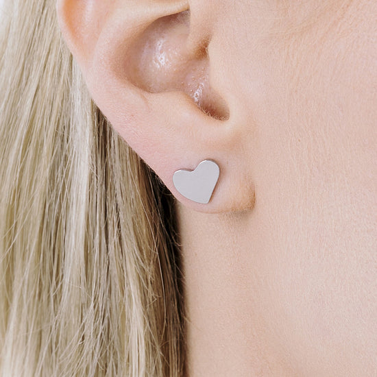 PENDIENTES DE CORAZÓN DE ACERO PARA MUJER