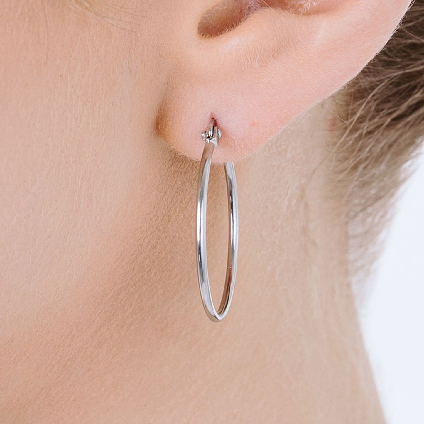 PENDIENTES DE ARO DE ACERO DE 25 MM DE DIÁMETRO PARA MUJER