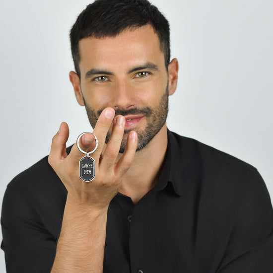 LLAVERO CARPE DIEM STEEL MAN